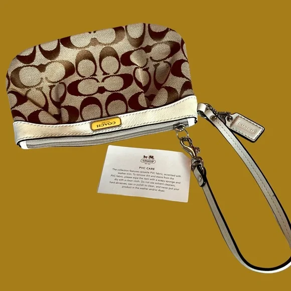 Coach Wristlet NWOT Jacquard Logo Print Crean Leather Trim Brown Tan Exterior - Picture 12 of 15